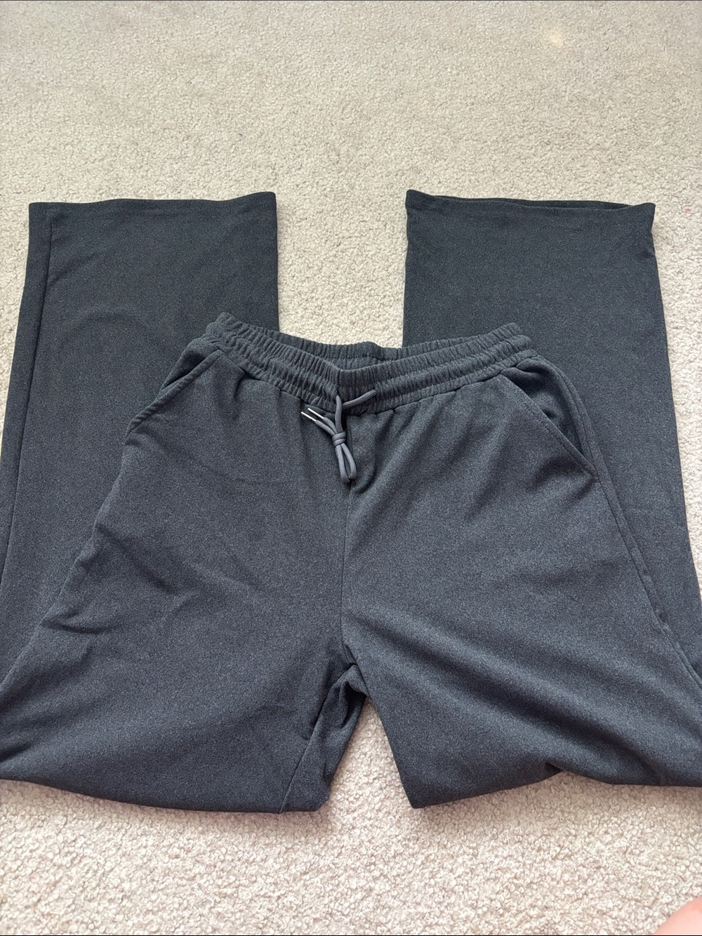Soft women’s dark gray wide leg sweatpants